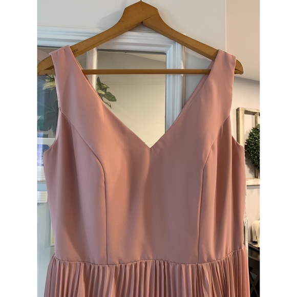 Beautiful Bridesmaids Dress NEVER WORN - Picture 4 of 7